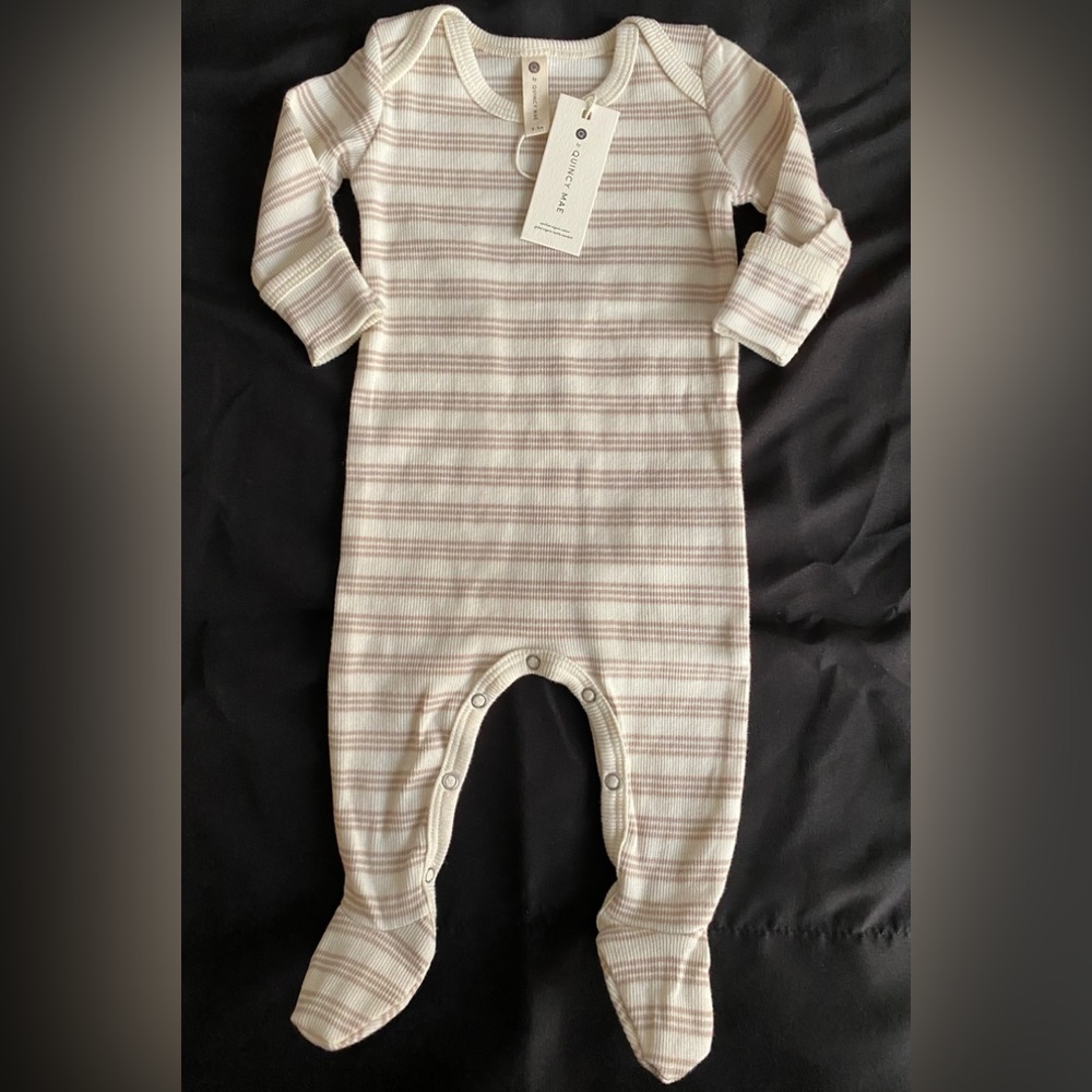 🆕 *FINAL* Quincy Mae, 0-3M or 3-6M, Ribbed Footed Sleeper, Fog Stripe, Organic - Picture 1 of 8